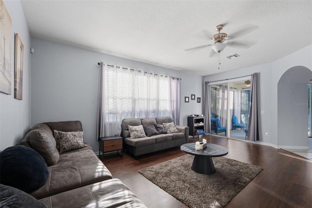 For Sale: $410,000 (4 beds, 4 baths, 2182 Square Feet)