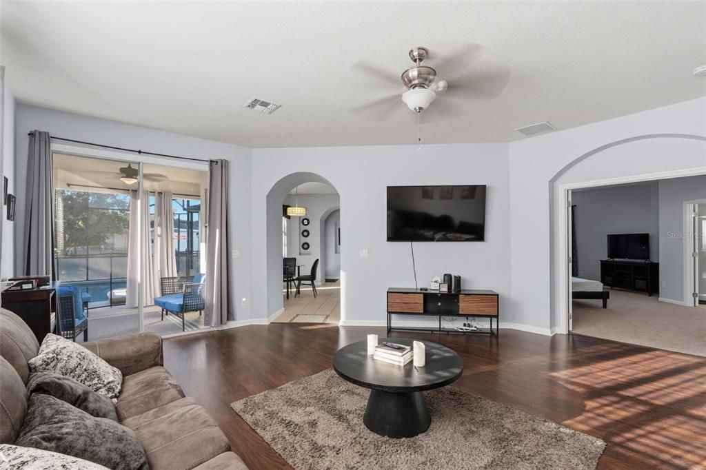 For Sale: $410,000 (4 beds, 4 baths, 2182 Square Feet)