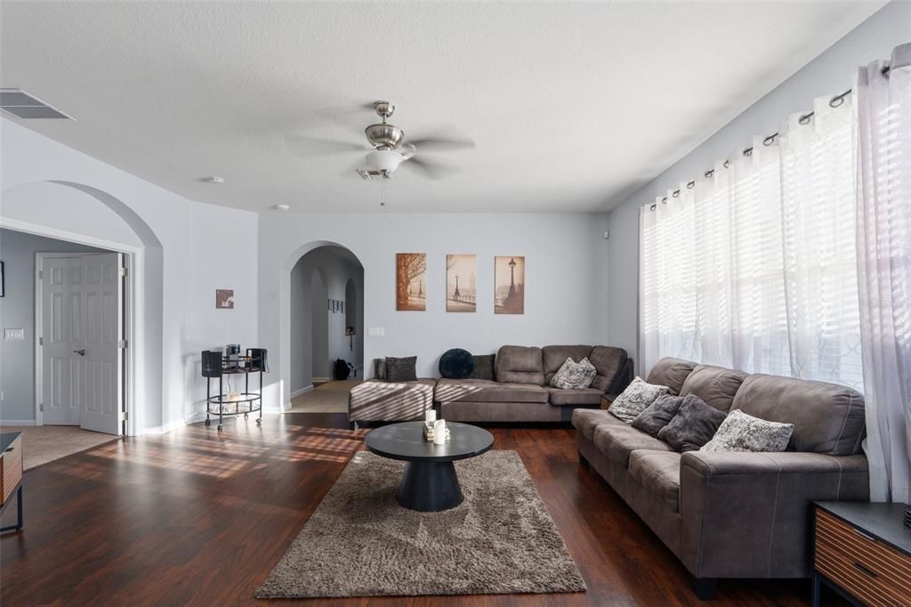 For Sale: $410,000 (4 beds, 4 baths, 2182 Square Feet)