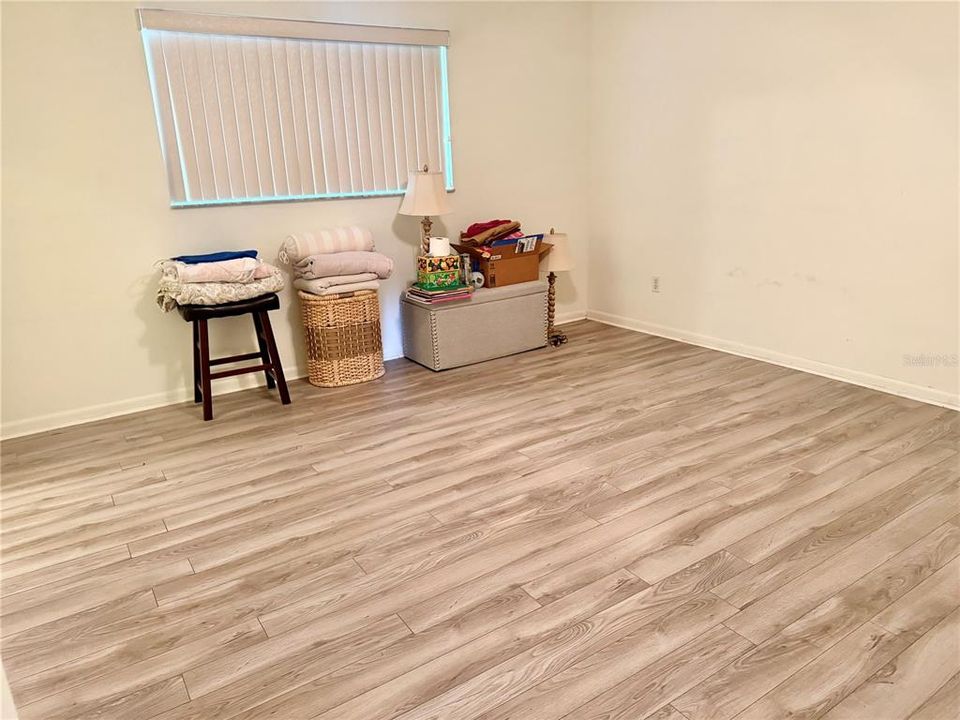For Sale: $144,900 (2 beds, 2 baths, 1427 Square Feet)