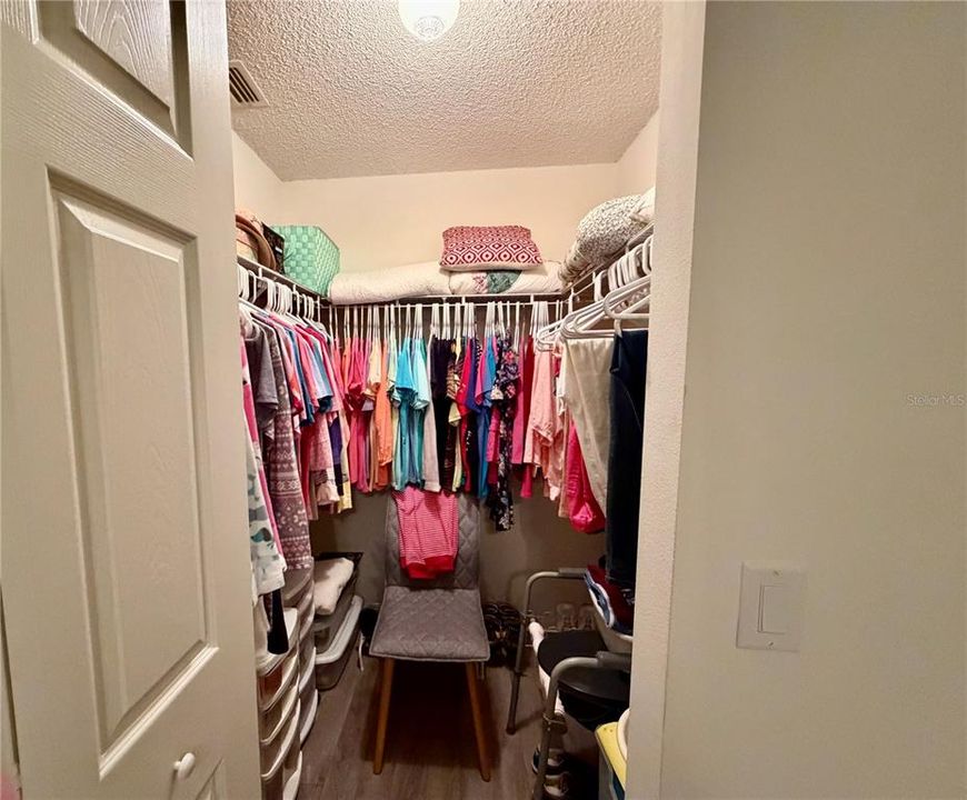 For Sale: $144,900 (2 beds, 2 baths, 1427 Square Feet)
