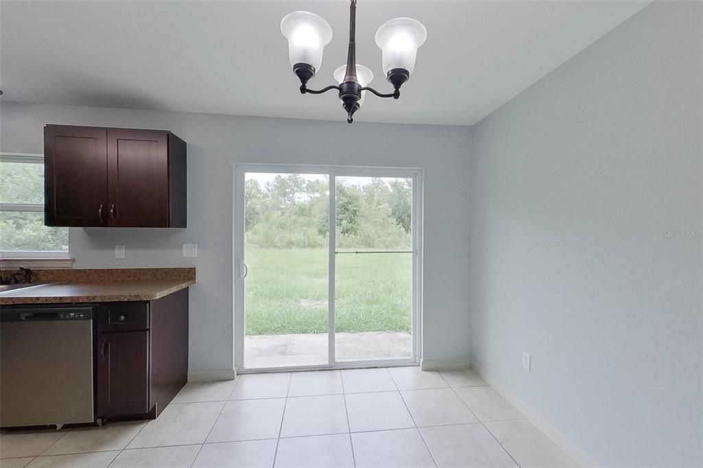 For Rent: $1,895 (3 beds, 2 baths, 1311 Square Feet)