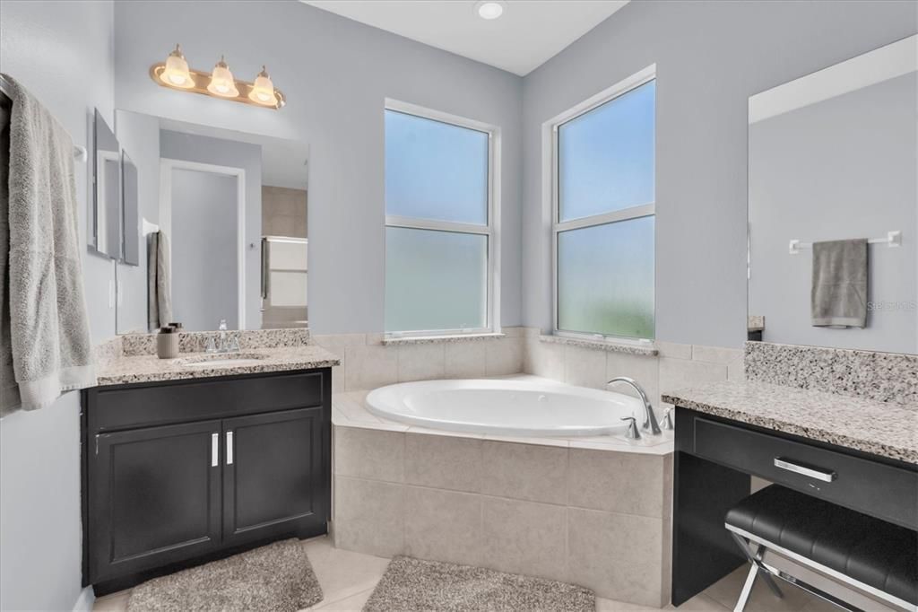 For Sale: $524,000 (3 beds, 2 baths, 2262 Square Feet)