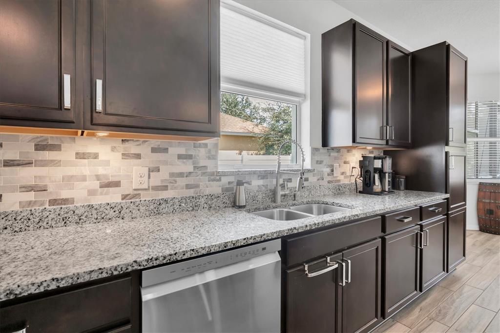 For Sale: $524,000 (3 beds, 2 baths, 2262 Square Feet)