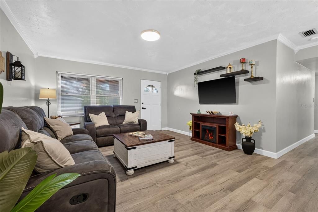 En Venta: $429,900 (4 camas, 1 baños, 1550 Pies cuadrados)