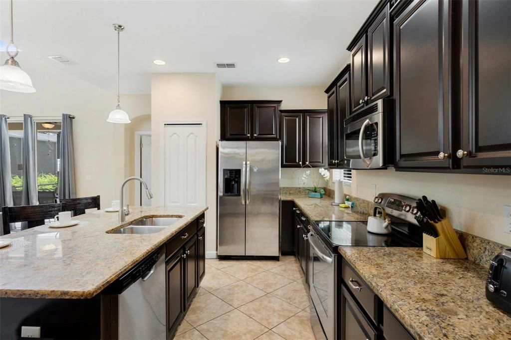 En Venta: $494,900 (5 camas, 5 baños, 3015 Pies cuadrados)