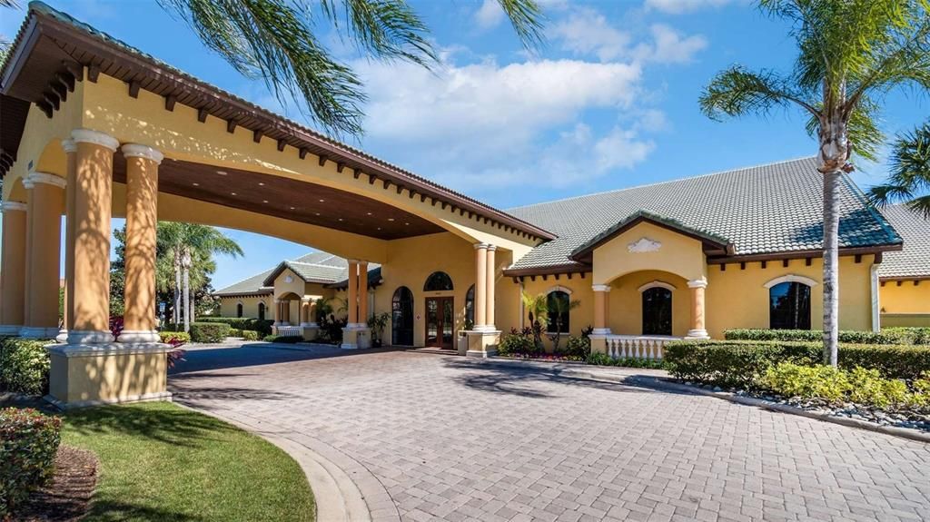 En Venta: $494,900 (5 camas, 5 baños, 3015 Pies cuadrados)
