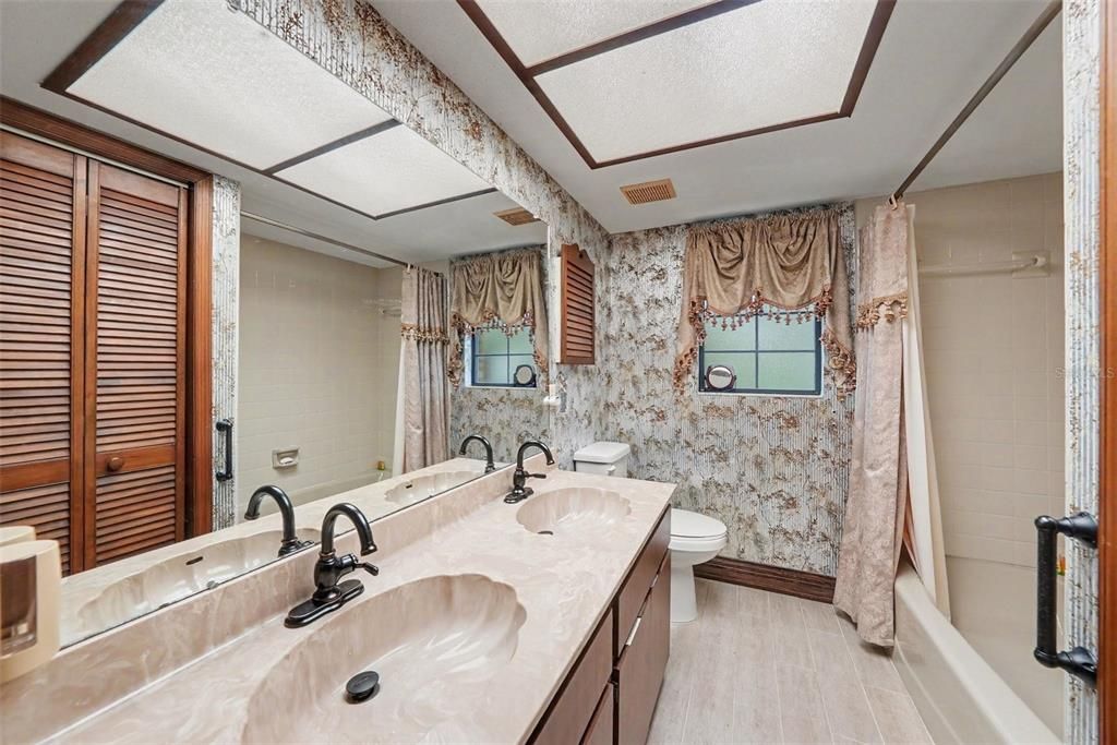 На продажу: $495,000 (3 спален, 2 ванн, 2275 Квадратных фут)