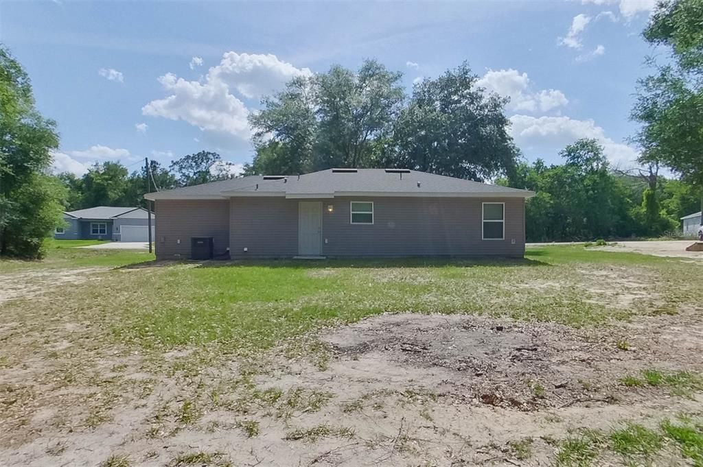 For Rent: $1,645 (3 beds, 2 baths, 1003 Square Feet)