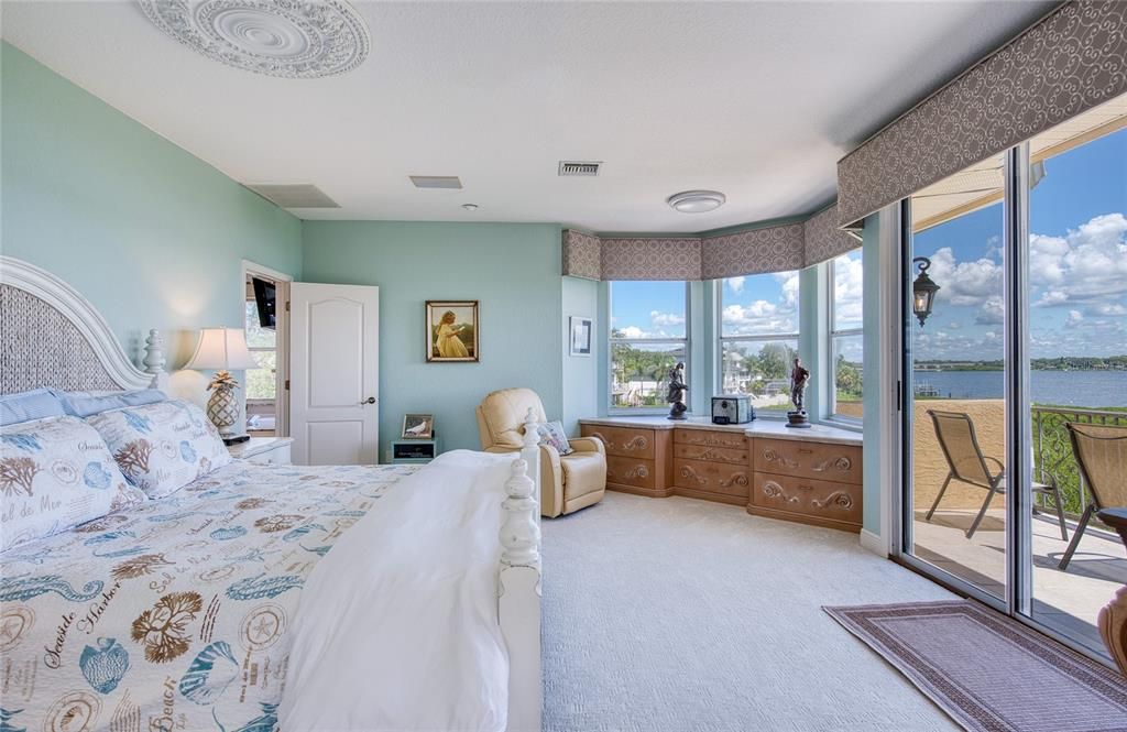 For Sale: $1,500,000 (4 beds, 3 baths, 3282 Square Feet)