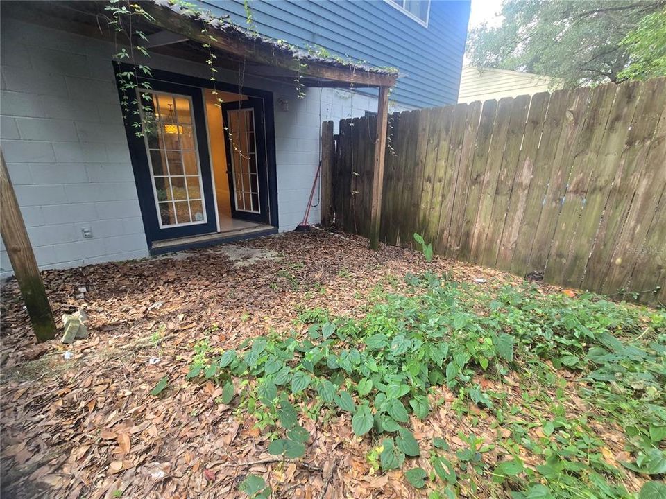 For Rent: $1,075 (2 beds, 1 baths, 1000 Square Feet)