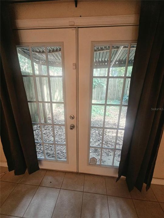 For Rent: $1,075 (2 beds, 1 baths, 1000 Square Feet)