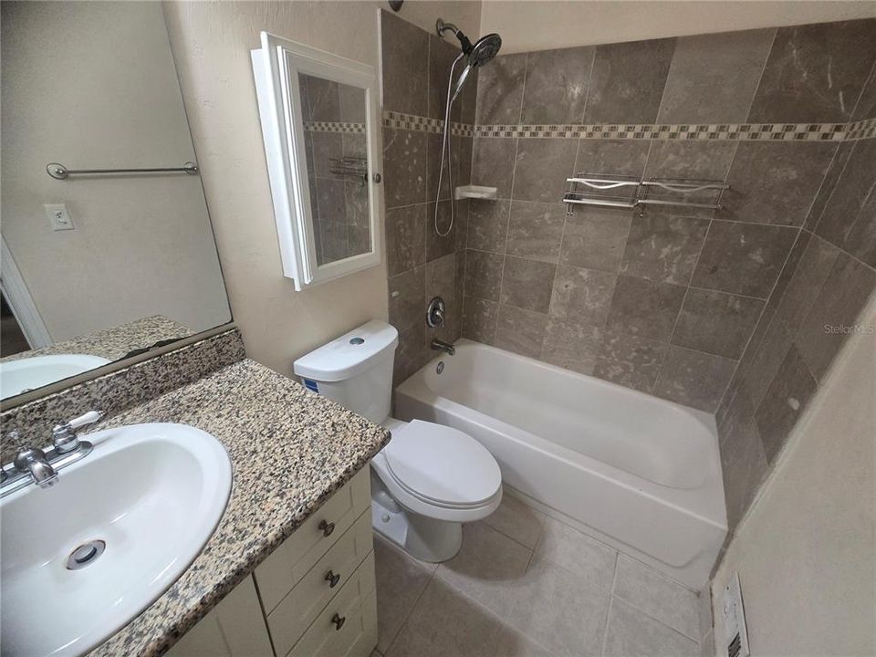 For Rent: $1,075 (2 beds, 1 baths, 1000 Square Feet)