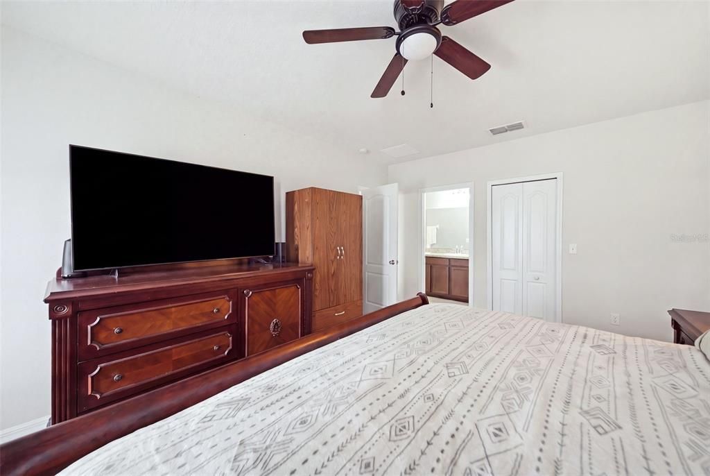 For Sale: $280,000 (4 beds, 2 baths, 1793 Square Feet)