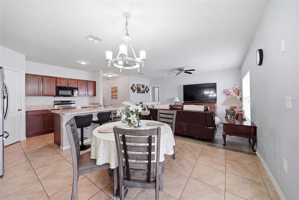 For Sale: $280,000 (4 beds, 2 baths, 1793 Square Feet)