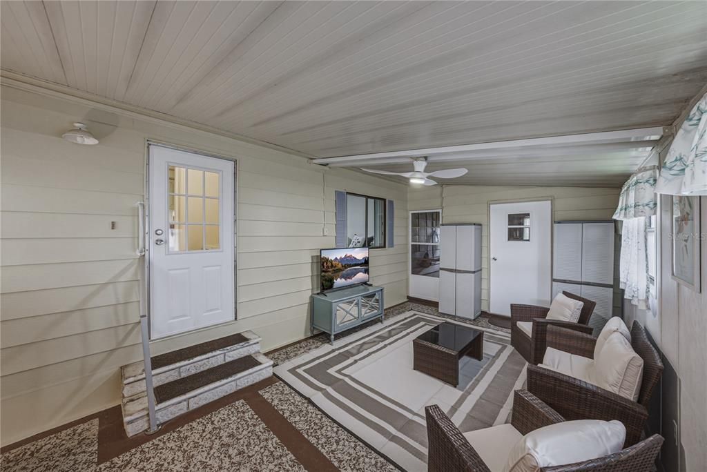 For Sale: $168,000 (2 beds, 2 baths, 1296 Square Feet)
