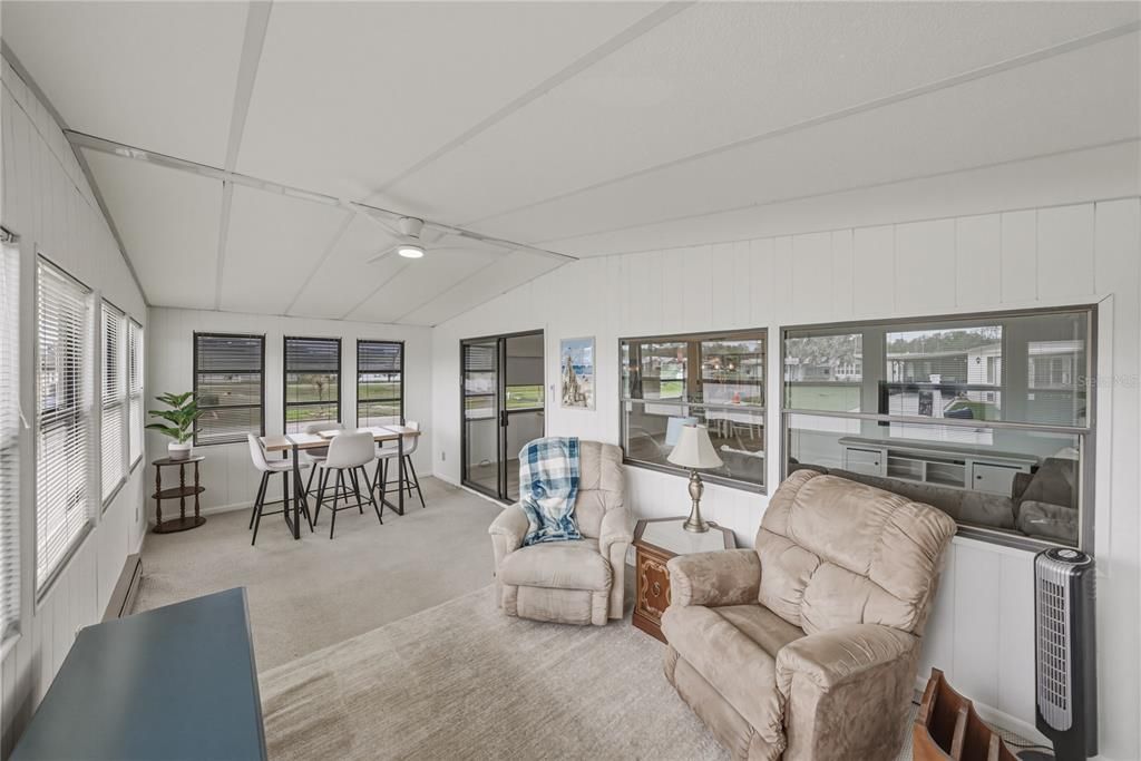 For Sale: $168,000 (2 beds, 2 baths, 1296 Square Feet)