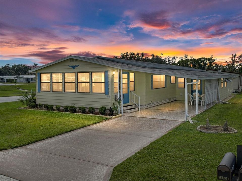 For Sale: $168,000 (2 beds, 2 baths, 1296 Square Feet)