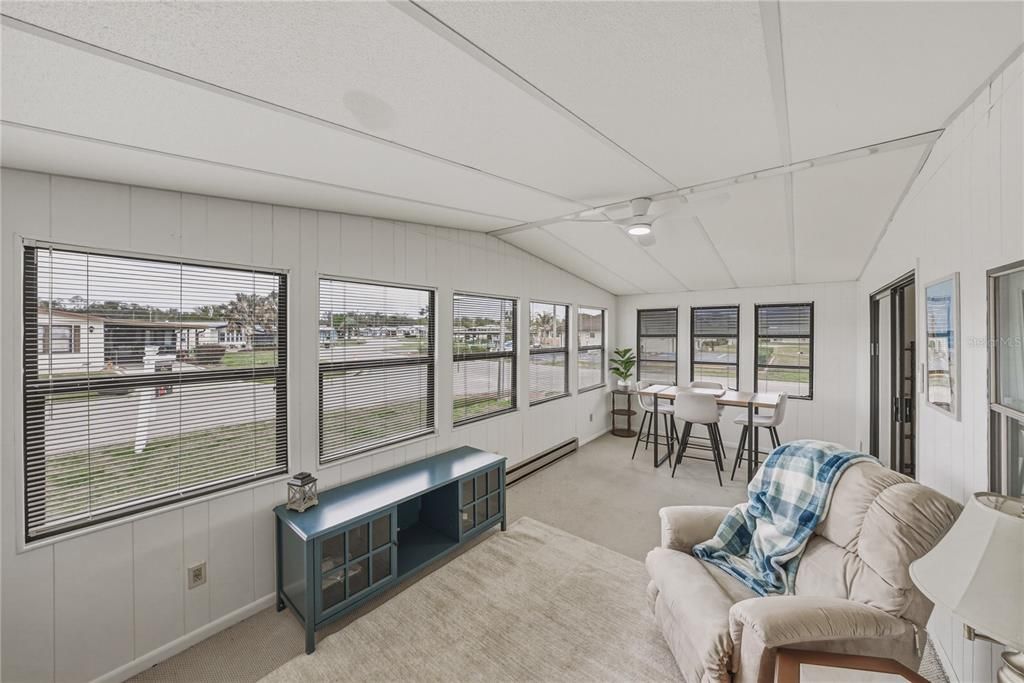 For Sale: $168,000 (2 beds, 2 baths, 1296 Square Feet)