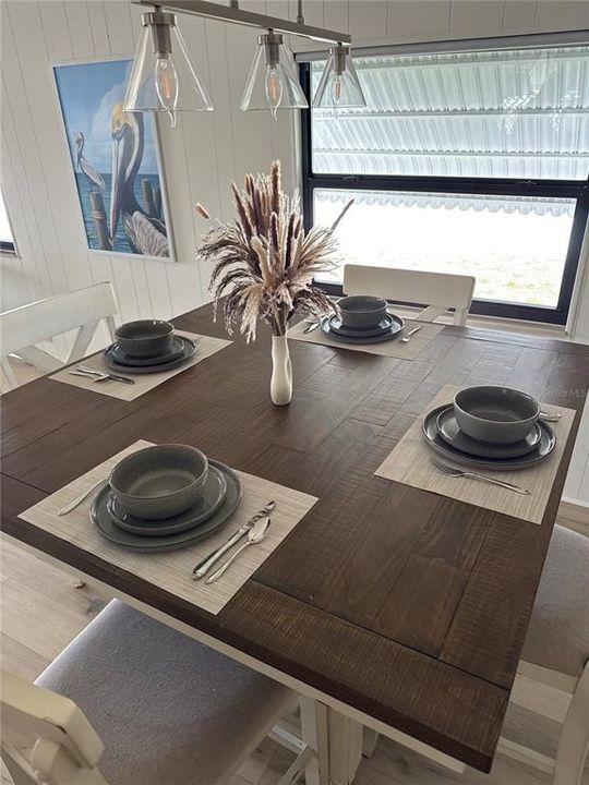 For Sale: $168,000 (2 beds, 2 baths, 1296 Square Feet)