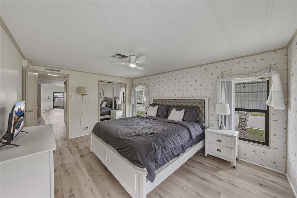 For Sale: $168,000 (2 beds, 2 baths, 1296 Square Feet)