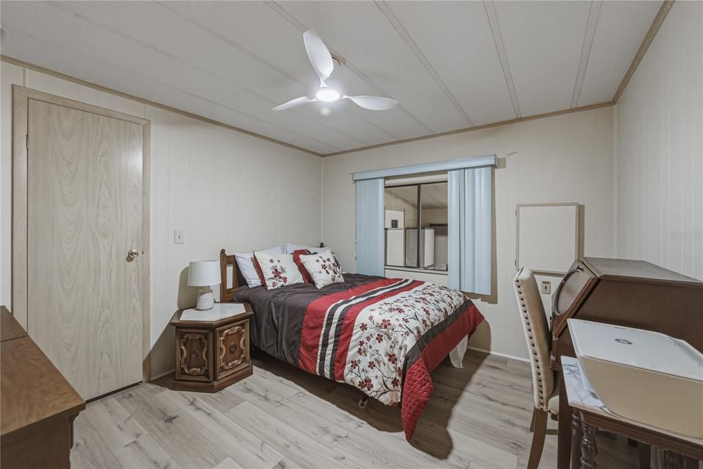 For Sale: $168,000 (2 beds, 2 baths, 1296 Square Feet)