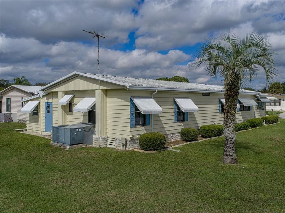 For Sale: $168,000 (2 beds, 2 baths, 1296 Square Feet)