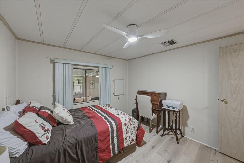 For Sale: $168,000 (2 beds, 2 baths, 1296 Square Feet)