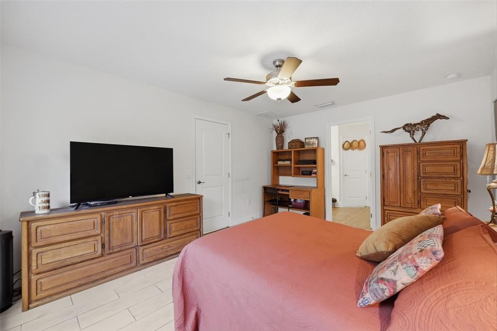 For Sale: $329,000 (4 beds, 2 baths, 1762 Square Feet)
