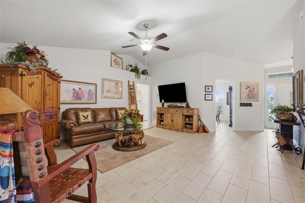 For Sale: $329,000 (4 beds, 2 baths, 1762 Square Feet)