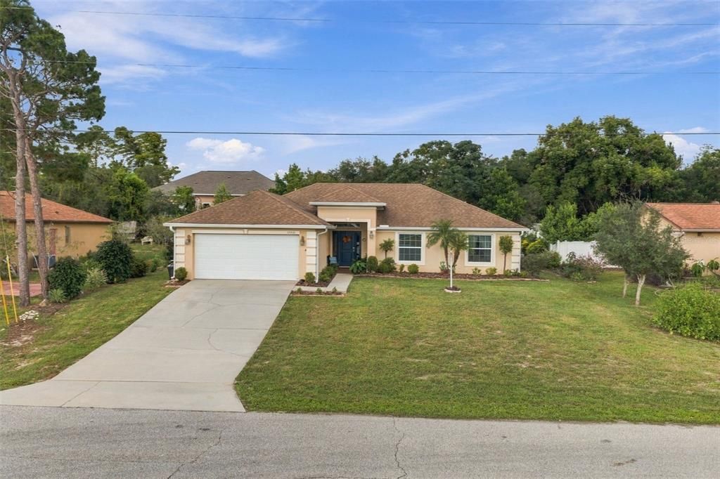 For Sale: $329,000 (4 beds, 2 baths, 1762 Square Feet)