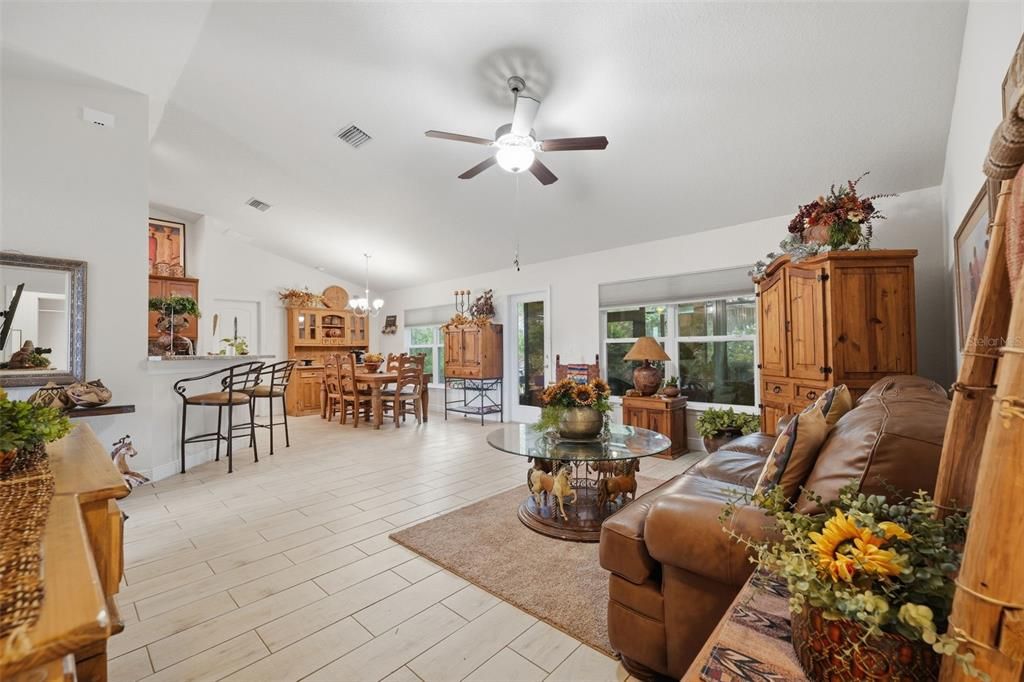 For Sale: $329,000 (4 beds, 2 baths, 1762 Square Feet)