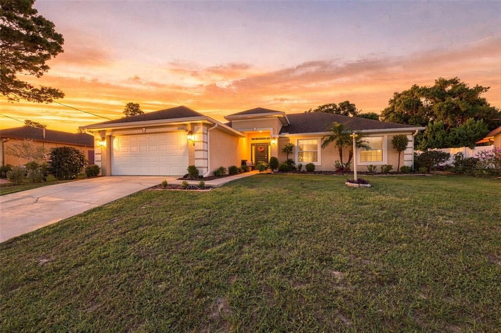 For Sale: $329,000 (4 beds, 2 baths, 1762 Square Feet)