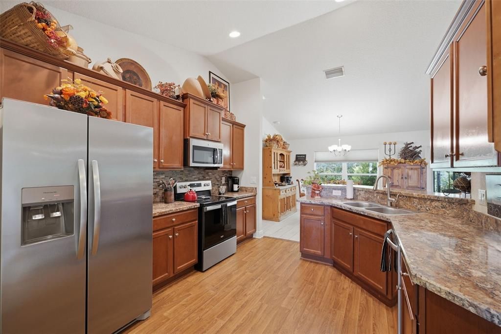 For Sale: $329,000 (4 beds, 2 baths, 1762 Square Feet)