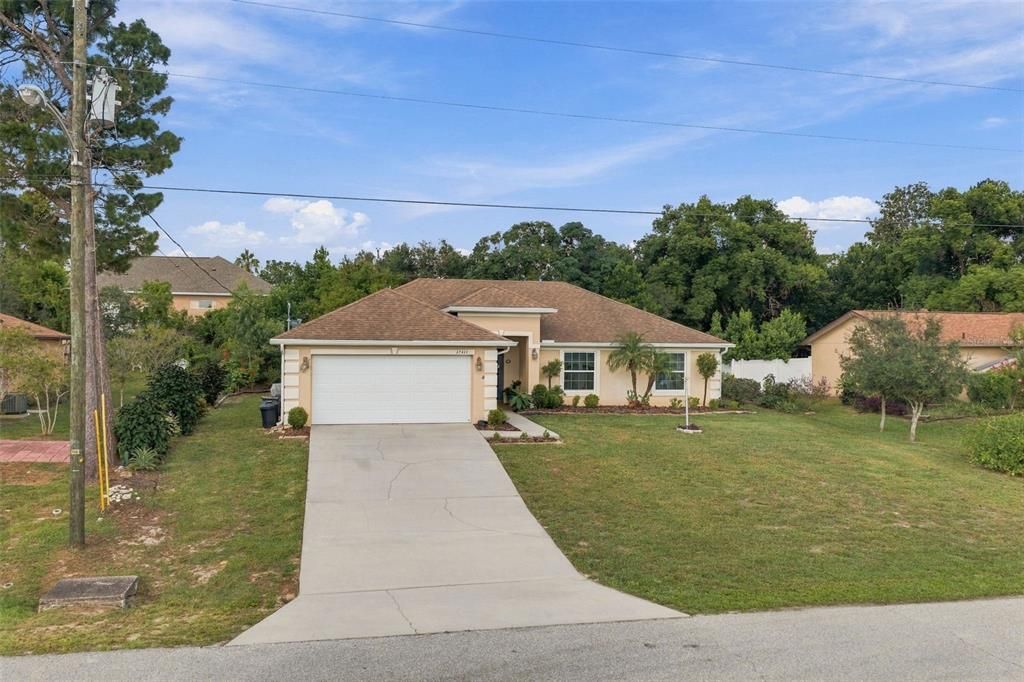 For Sale: $329,000 (4 beds, 2 baths, 1762 Square Feet)