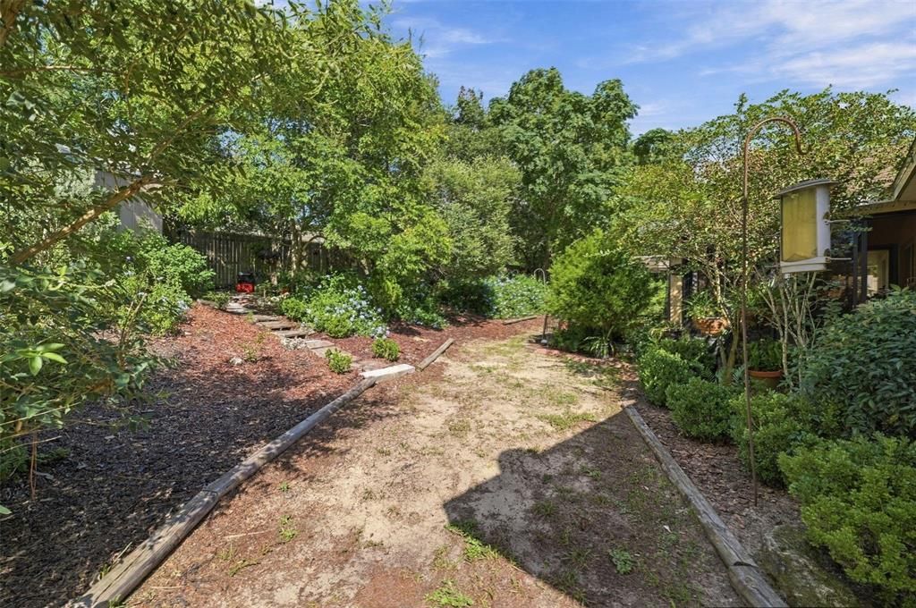 For Sale: $329,000 (4 beds, 2 baths, 1762 Square Feet)