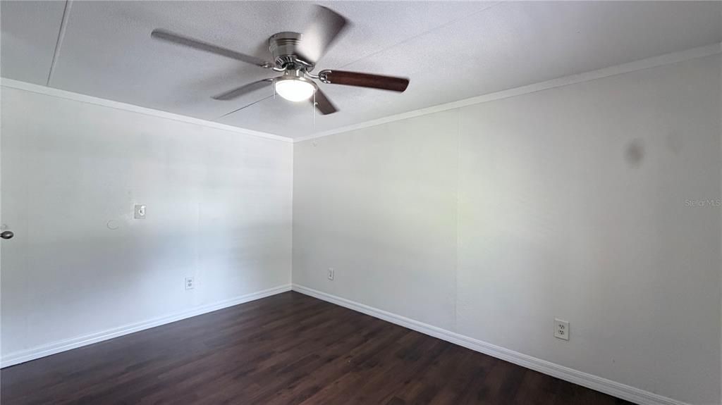 For Sale: $239,990 (3 beds, 2 baths, 1404 Square Feet)