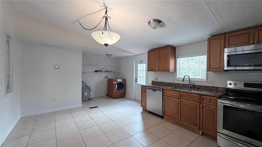 For Sale: $239,990 (3 beds, 2 baths, 1404 Square Feet)