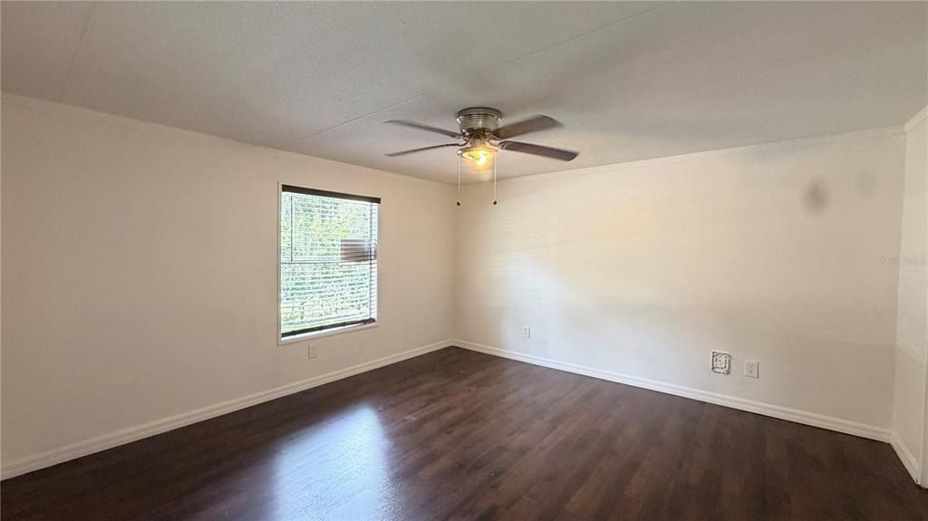 For Sale: $239,990 (3 beds, 2 baths, 1404 Square Feet)