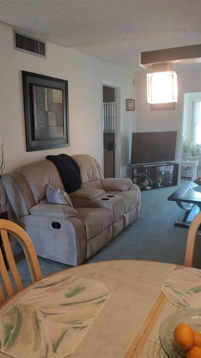 For Rent: $1,500 (2 beds, 2 baths, 839 Square Feet)
