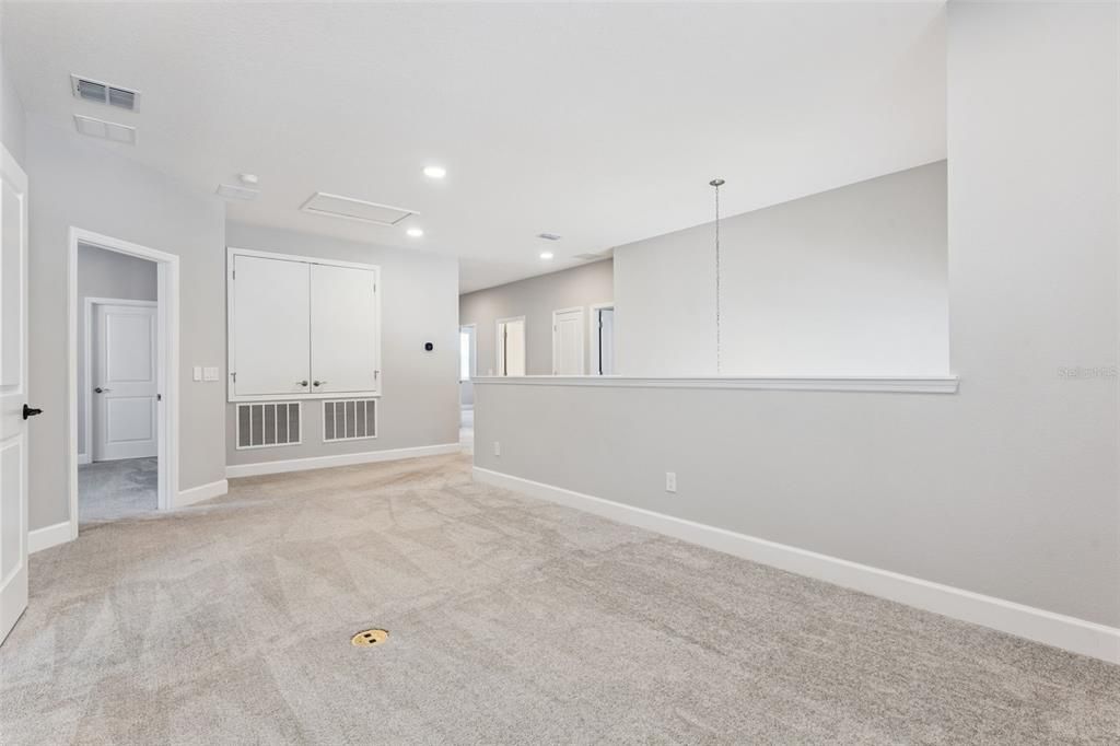 For Sale: $695,000 (5 beds, 4 baths, 3556 Square Feet)