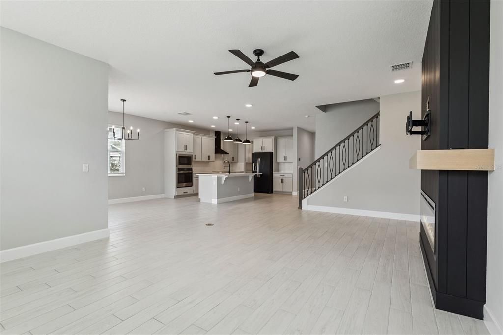 For Sale: $695,000 (5 beds, 4 baths, 3556 Square Feet)