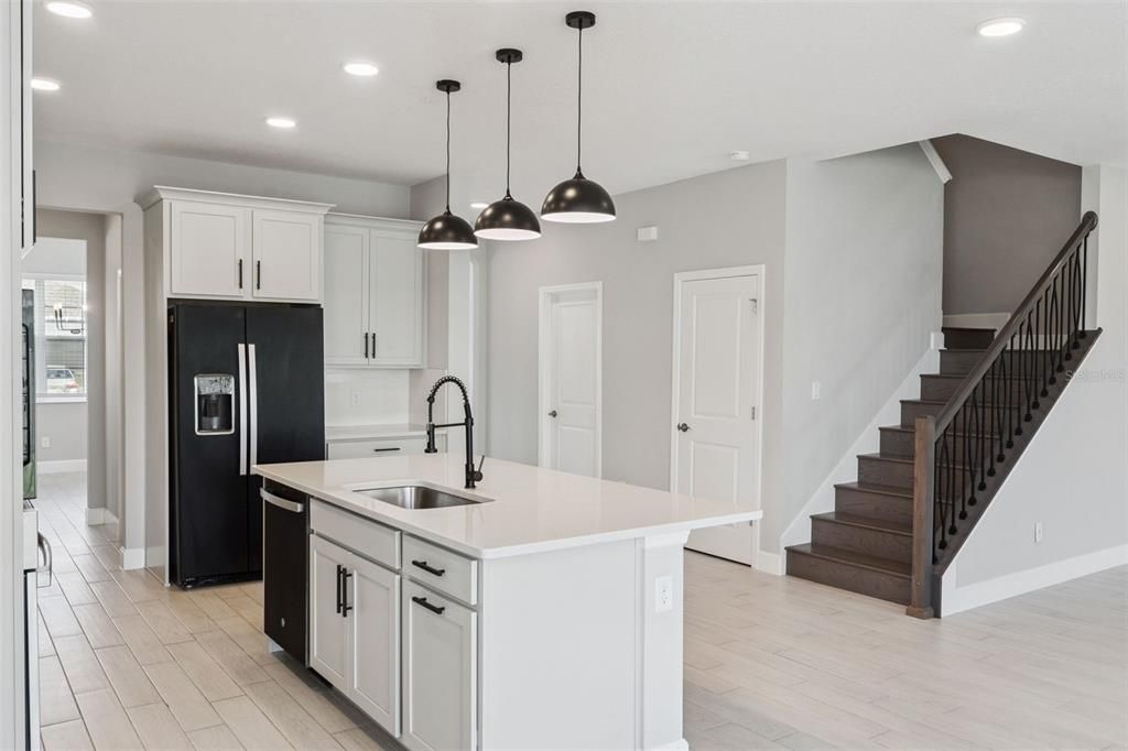 For Sale: $695,000 (5 beds, 4 baths, 3556 Square Feet)