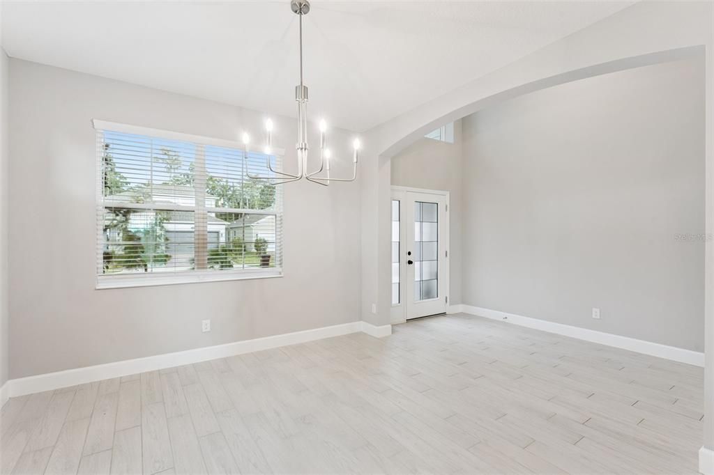 For Sale: $695,000 (5 beds, 4 baths, 3556 Square Feet)