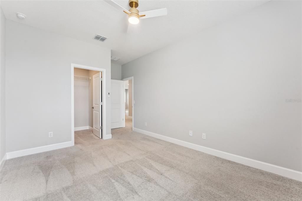 For Sale: $695,000 (5 beds, 4 baths, 3556 Square Feet)