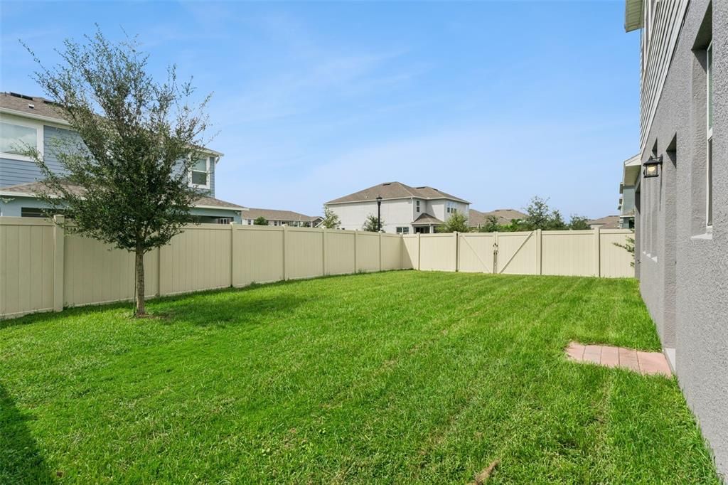 For Sale: $695,000 (5 beds, 4 baths, 3556 Square Feet)