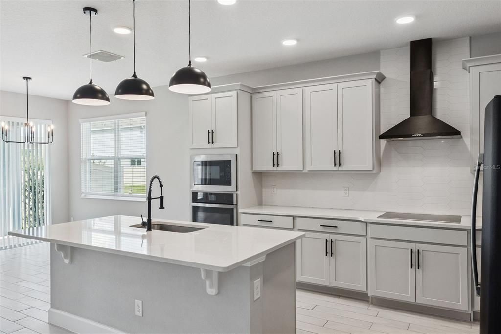 For Sale: $695,000 (5 beds, 4 baths, 3556 Square Feet)
