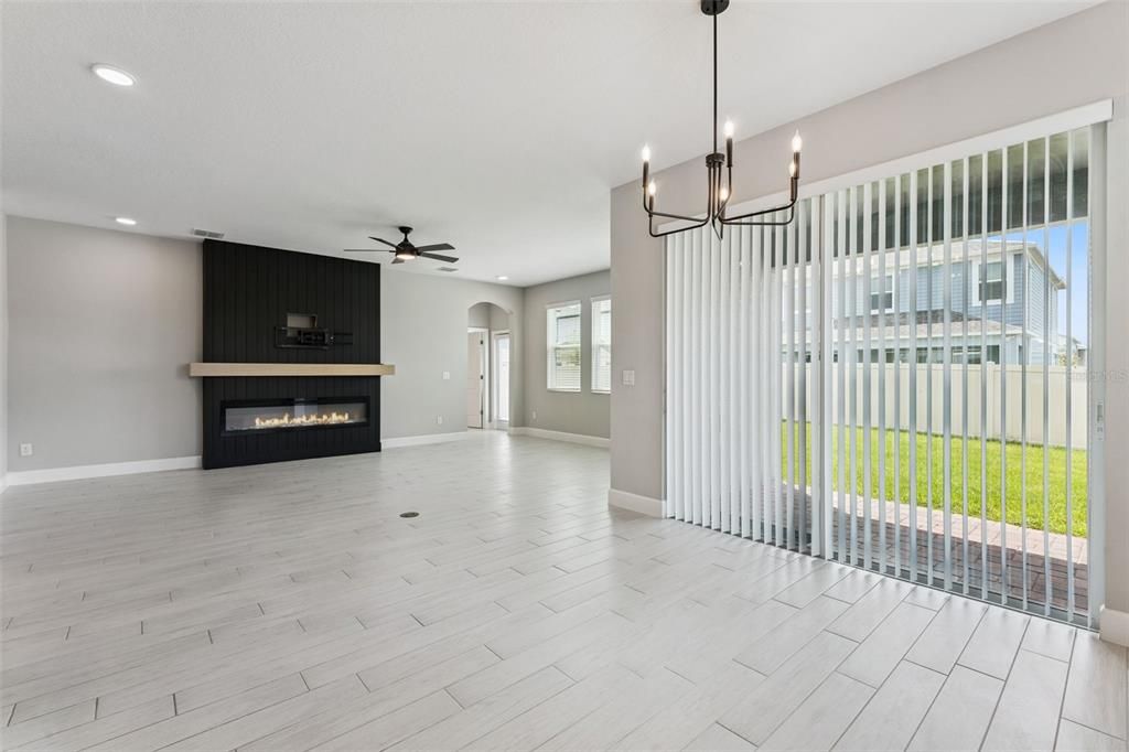 For Sale: $695,000 (5 beds, 4 baths, 3556 Square Feet)
