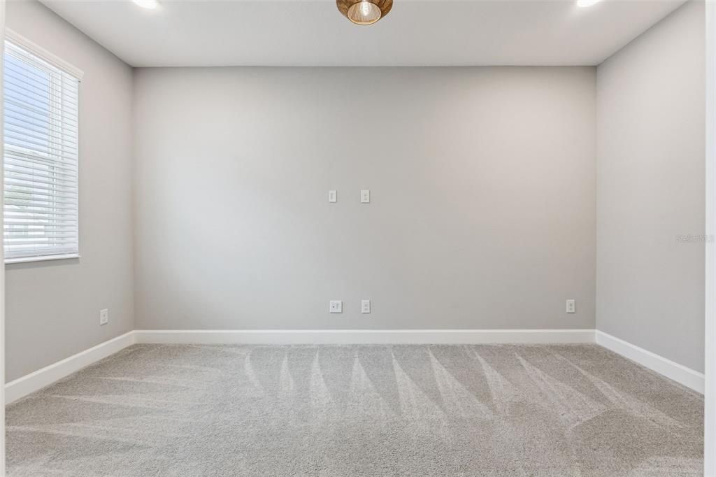 For Sale: $695,000 (5 beds, 4 baths, 3556 Square Feet)