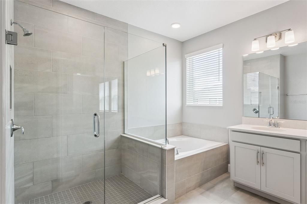 For Sale: $695,000 (5 beds, 4 baths, 3556 Square Feet)
